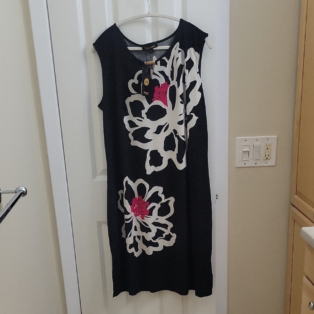 Chic Black and Cream Floral Dress
